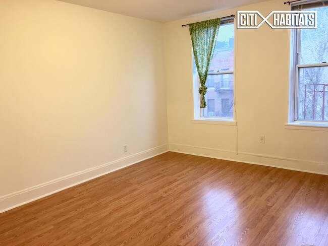 Foto del edificio - 31-39-39 35th St