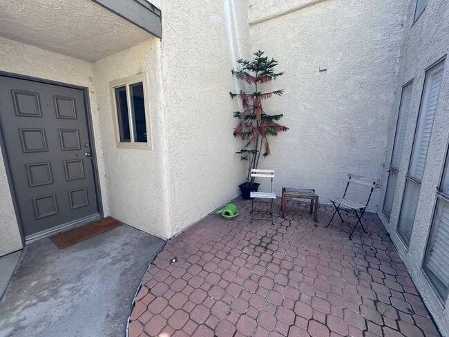 Foto del edificio - 2 Bedroom 1 Story Town Home