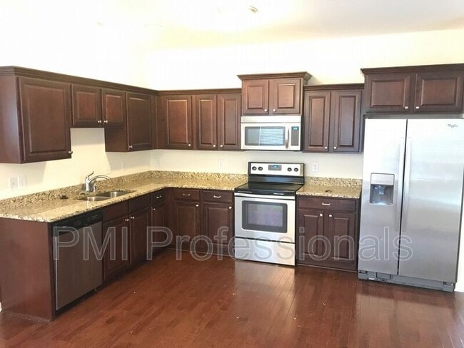 Building Photo - 3006 Bienville Drive