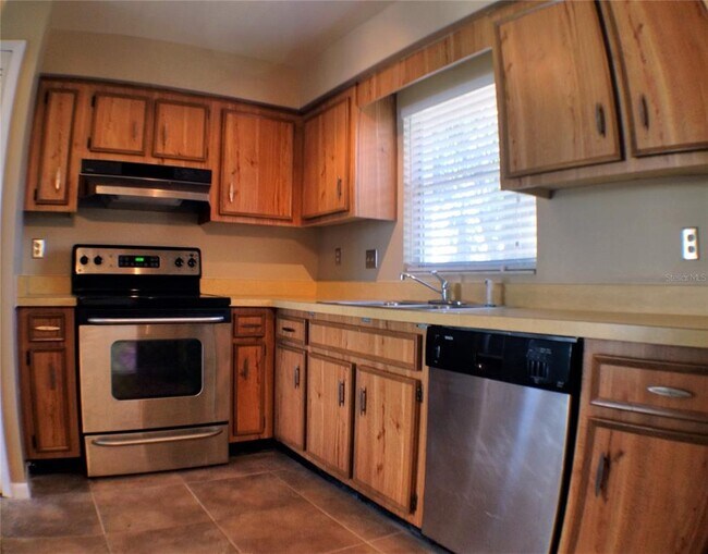 Building Photo - 2462 E Illiana St