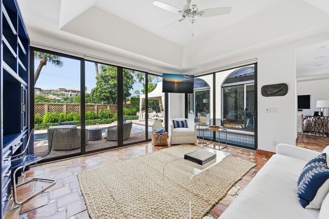 Foto del edificio - 264 Everglade Ave