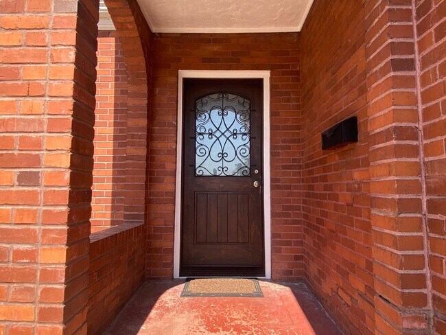 Building Photo - Fabulous Reno Historical House - Charming ...