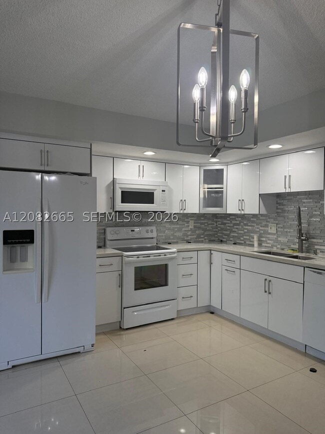 Building Photo - 8650 SW 133rd Avenue Rd