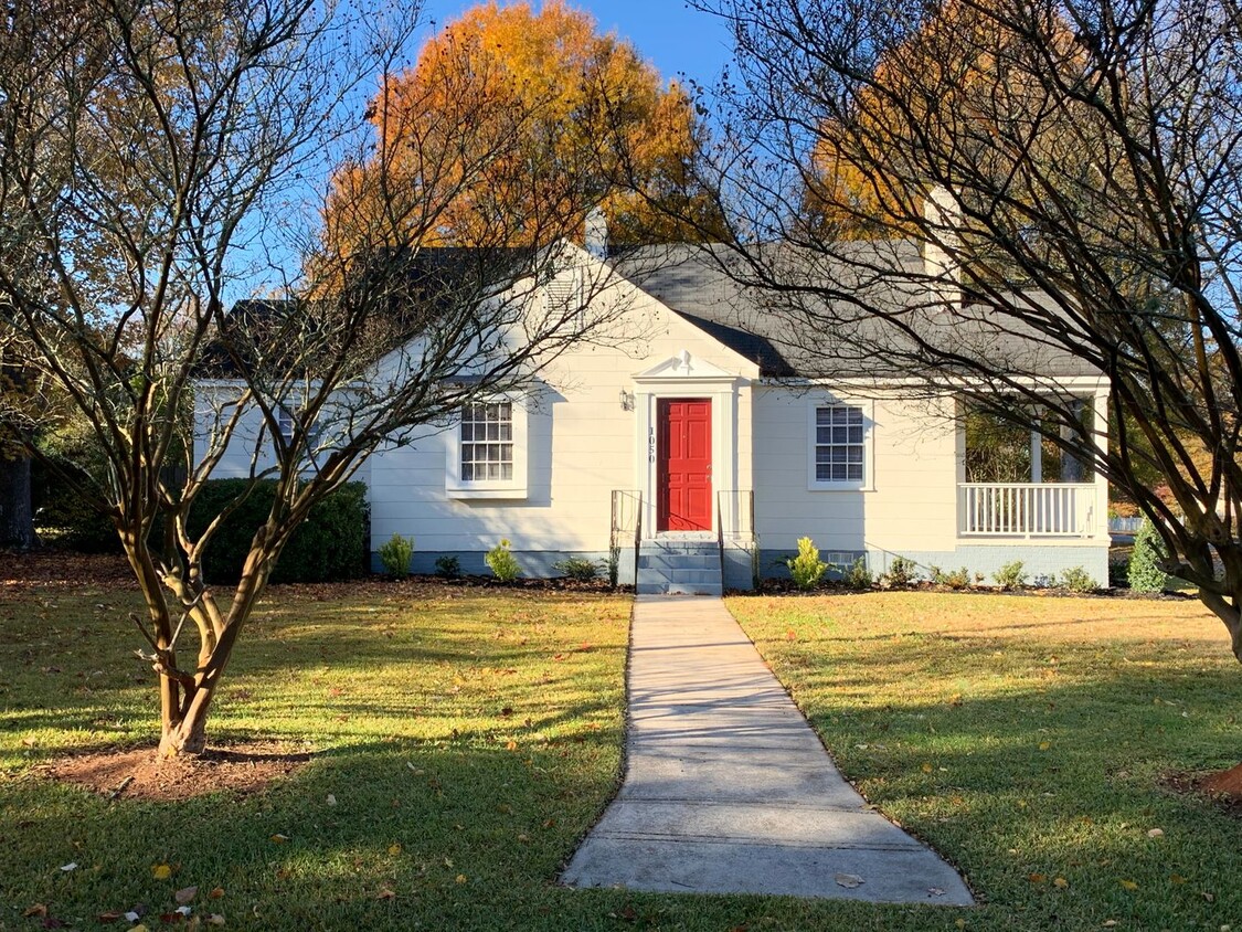 Primary Photo - Charming 1940's Cottage