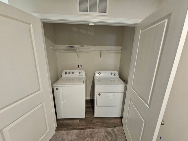 Foto del edificio - Beautiful Townhome in Charlotte