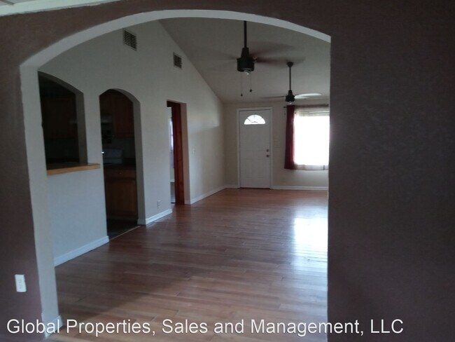 Building Photo - 3 br, 2 bath House - 114 North Lake