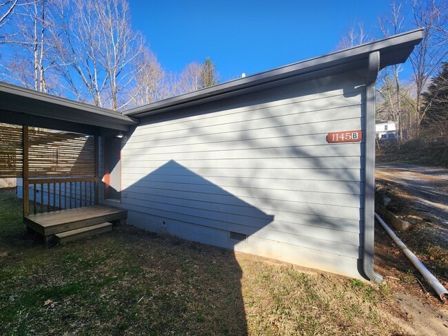 Building Photo - Black Mountain Rental-Montreat Rd