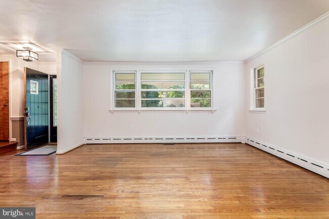 Foto del edificio - 35 Arbor Ln