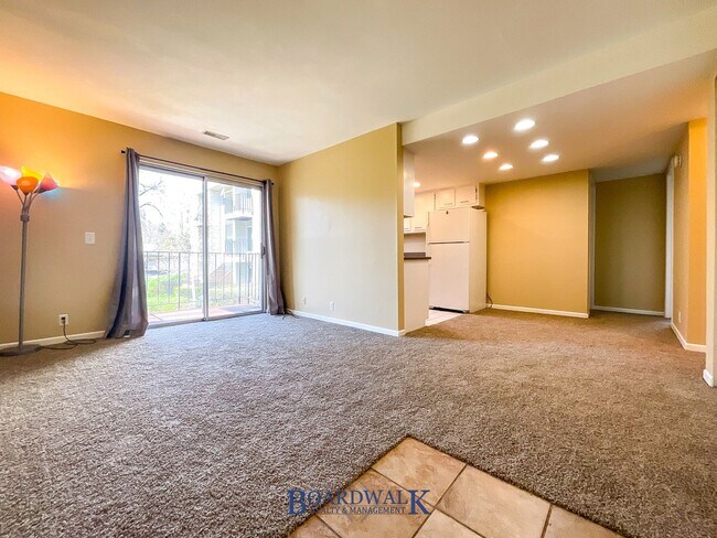 Foto del edificio - Beautiful 2 bed 2 bath Condo