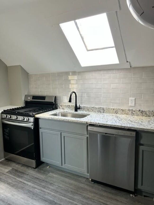 Foto del edificio - 1328 Chapel St