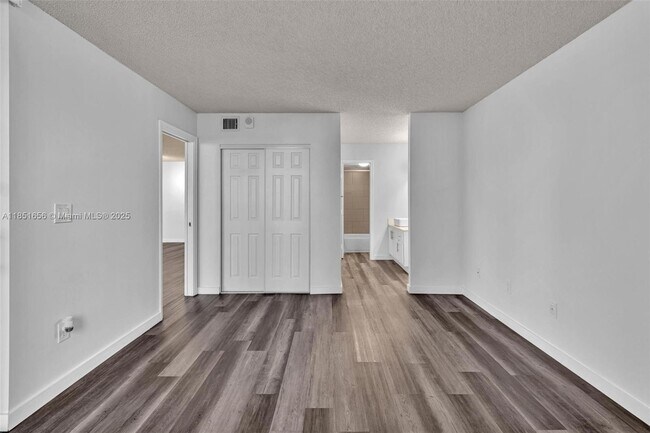 Foto del edificio - 7500 NW 1st Ct