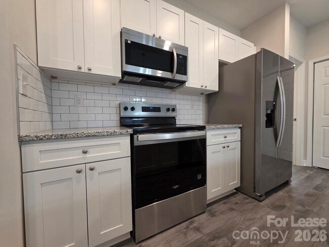 Building Photo - 215 Division Ave