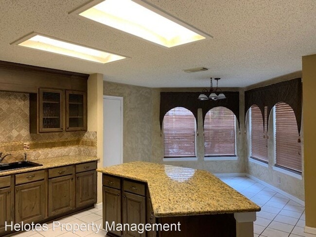 Building Photo - 4 br, 2.5 bath House - 7838 Caston Park