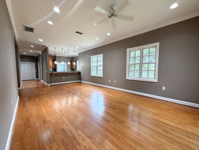 Foto del edificio - Four Bedroom Townhouse w/ Garage in Seagrass Station!