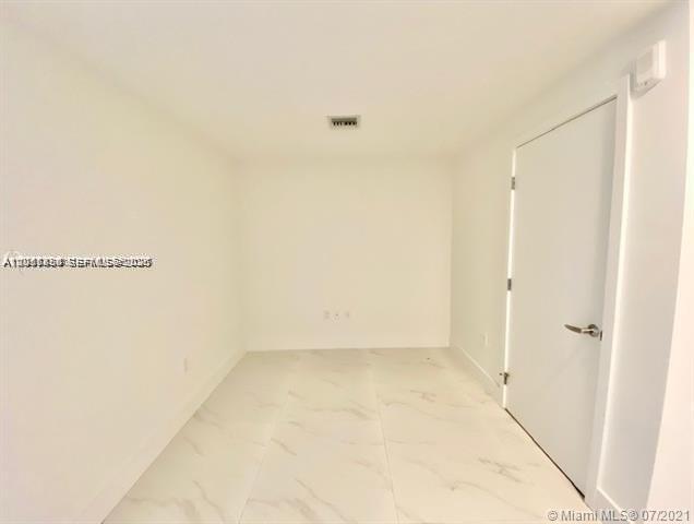 Building Photo - 16385 Biscayne Blvd