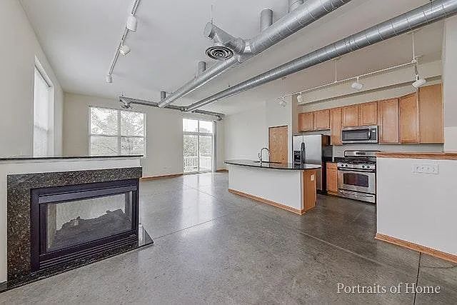 Foto del edificio - 1693 Town Center St