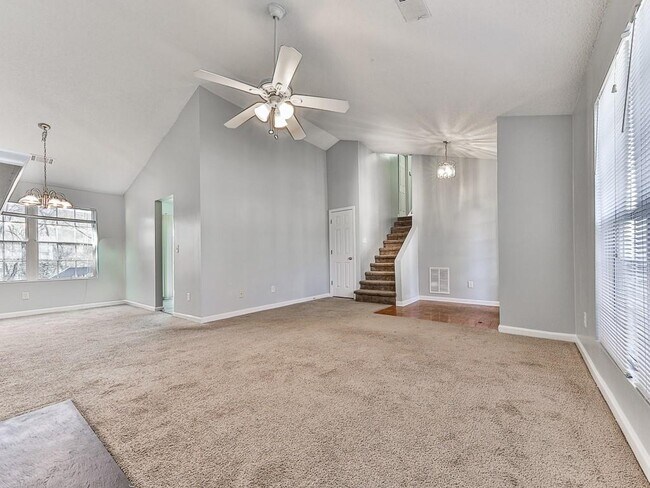 Foto del edificio - 4375 Yellow Rose Dr