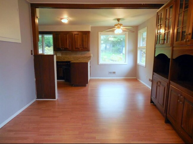 Building Photo - 518 Lowell Dr