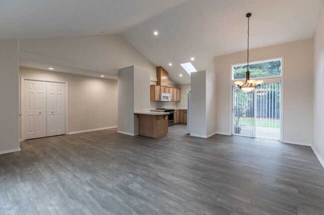 Foto del edificio - 33383 SW Sequoia St
