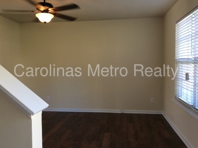 Building Photo - 4925 Hopewood Ln