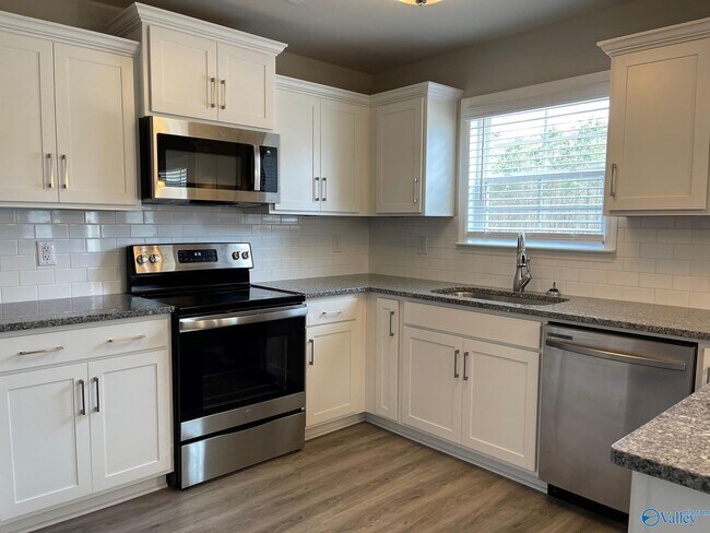 Building Photo - 114 Lady Slipper Bend