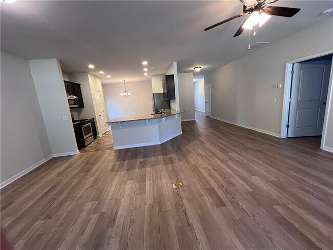 Building Photo - 30 Miles Dr