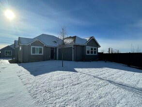 Building Photo - 2137 E Valensole St