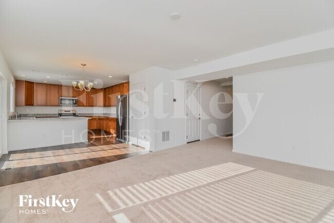 Foto del edificio - 6951 Shunka Ln