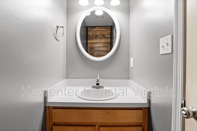 Building Photo - 16309 Smithfield Heights Dr