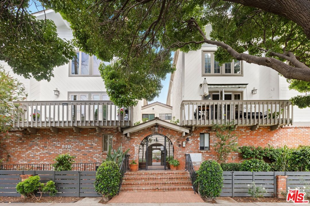 Primary Photo - 810 California Ave