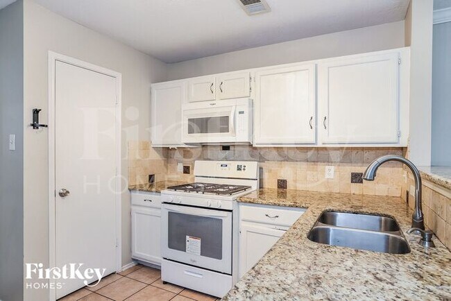 Foto del edificio - 13235 Gendley Dr