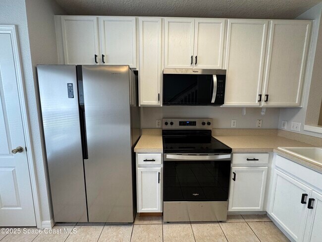 Foto del edificio - 1349 Hampton Park Ln