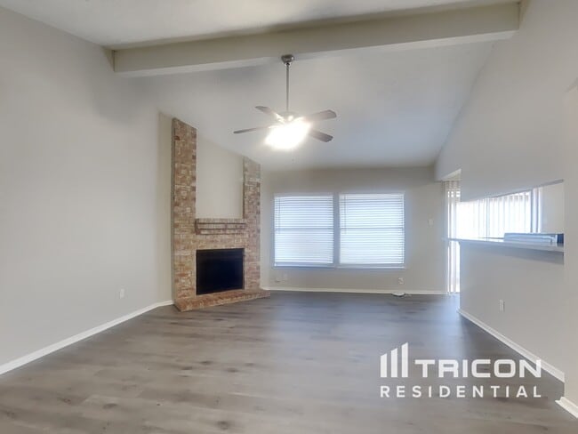 Building Photo - 4700 Greenwood Dr