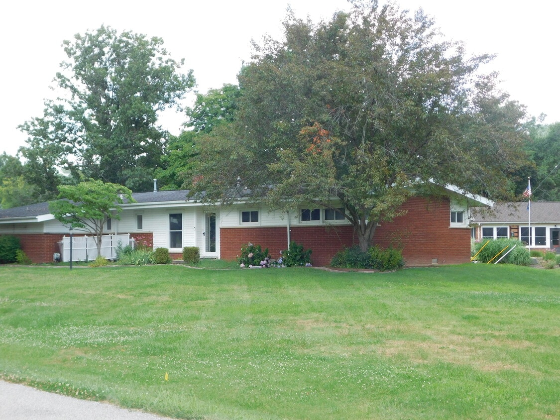 Foto principal - 26150 Barbados Rd