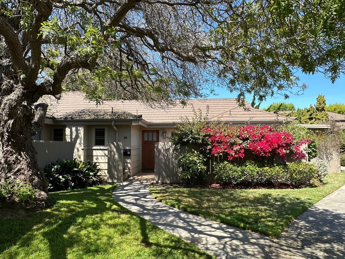 Primary Photo - Encina Royal 2 bdrm Cottage!