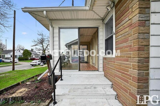 Foto del edificio - 4120 Parrakeet Ave