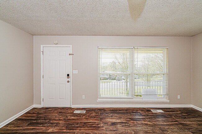 Foto del edificio - 5112 Rick Dr