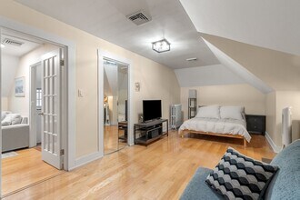 Building Photo - 21 Wenham St