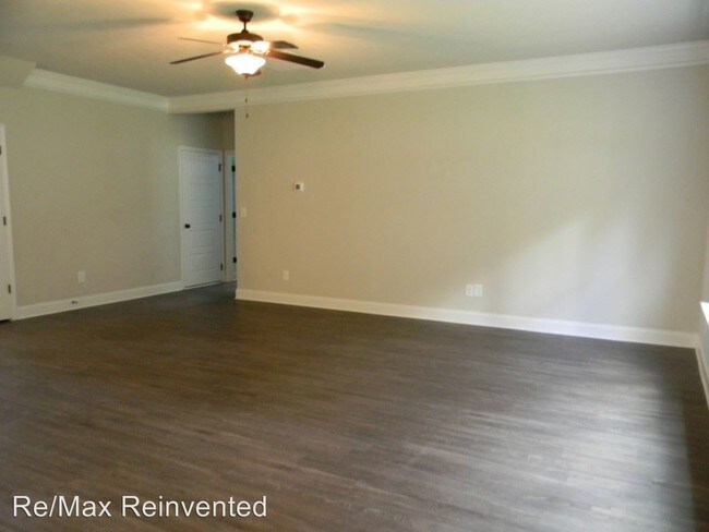 Building Photo - 5 br, 3 bath House - Swinton Pond 171