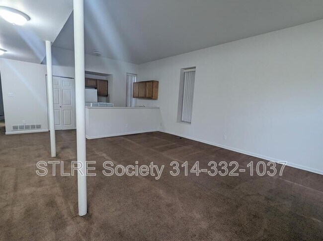 Building Photo - 2705 Russell Blvd