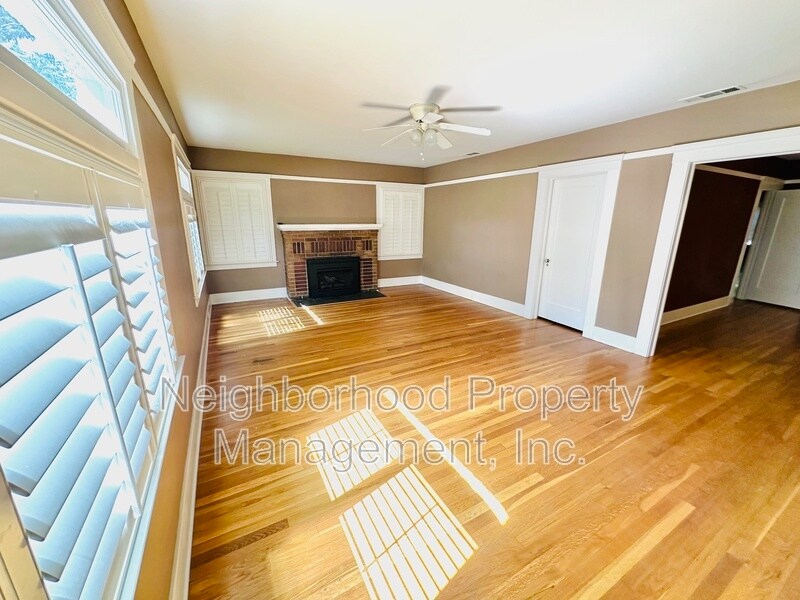 Primary Photo - 635 E Cambridge Ave