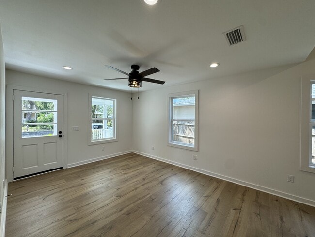 Building Photo - 314 Linda Ave
