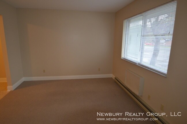 Building Photo - Charming One-Bedroom Apartment Available Now