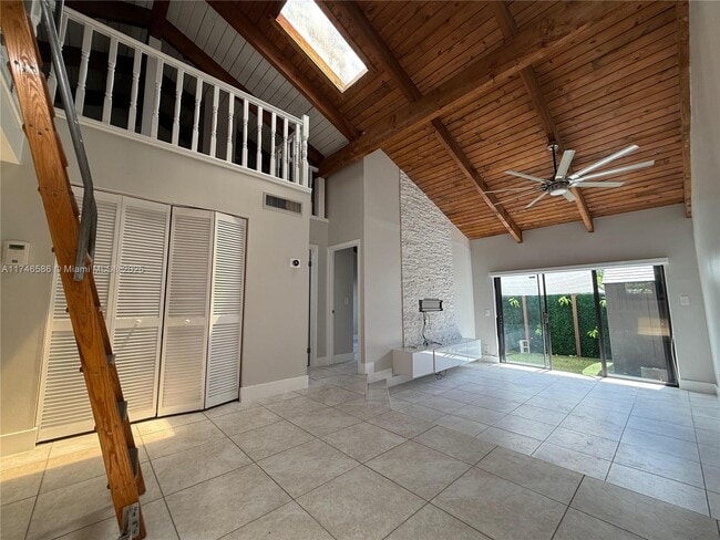 Building Photo - 2312 SW 81st Ave