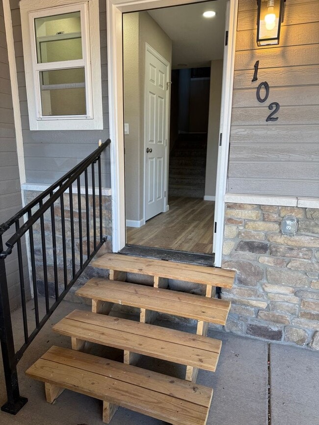 Building Photo - 227 Crestone Ave