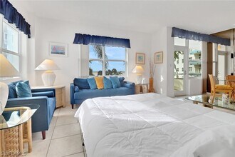 Building Photo - 220 Seaview Ct