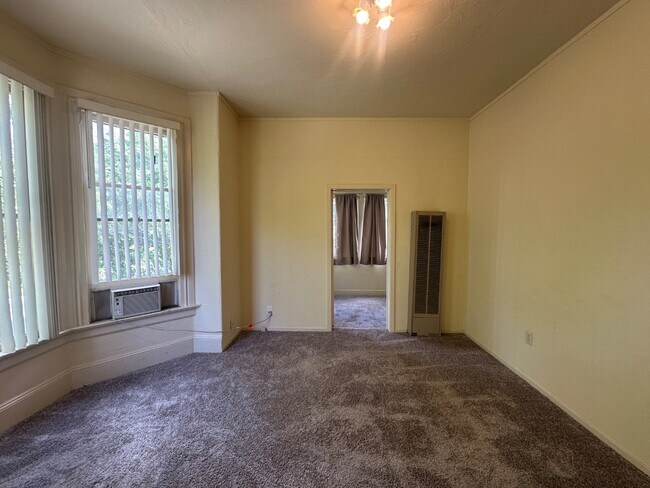 Foto del edificio - 1BR/1BA Apartment in Prime Downtown San Jose Location - $1910/mo includes all utitilies.