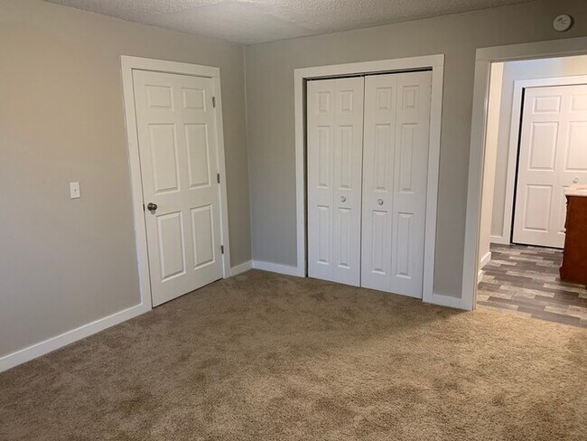 Building Photo - Renovated 3 Bedroom in Wayne Township!