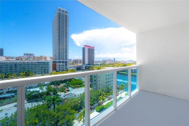 Foto del edificio - 3800 S Ocean Dr