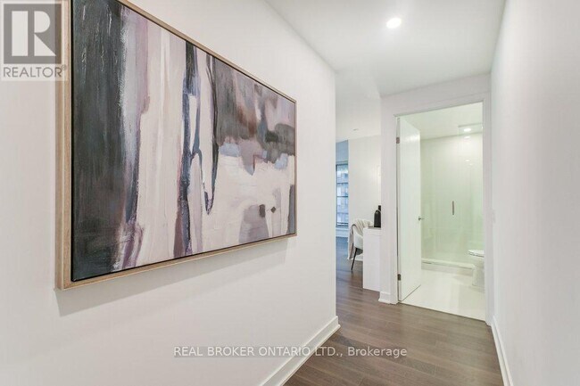 Photo du bâtiment - 115 Blue Jays Way